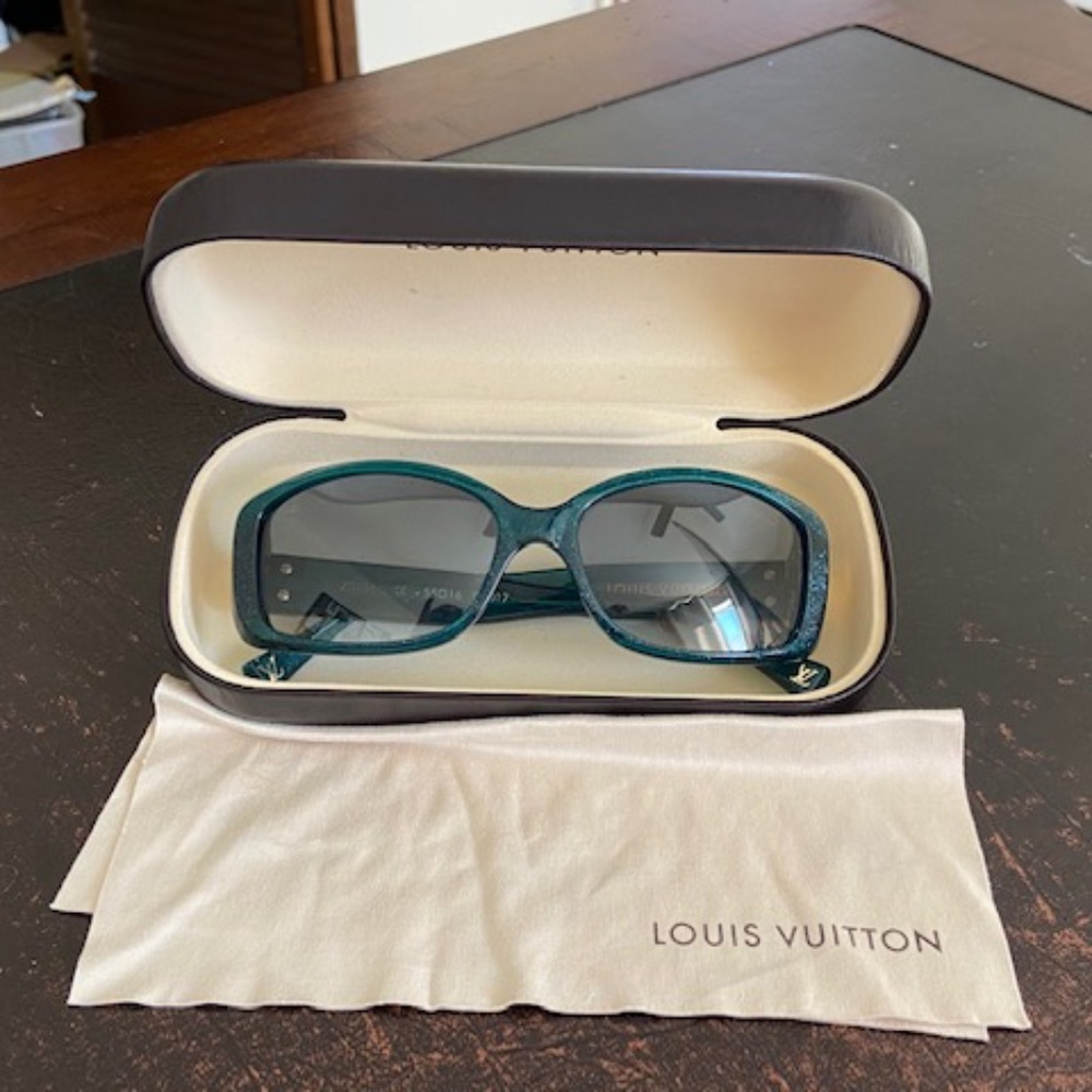 Louis Vuitton Glitter Soupçon Acetate Sunglass